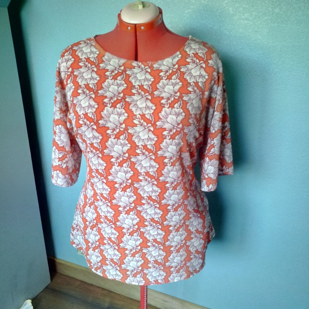 Top w/tieback
